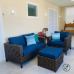 Jogo de Sofá Retro Colonial com Puff